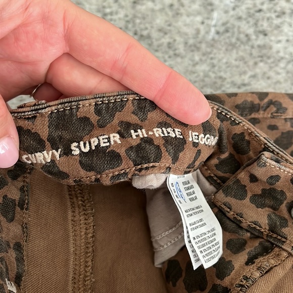 AE - Leopard Curvy Hi Rise Jeggings - Picture 5 of 5